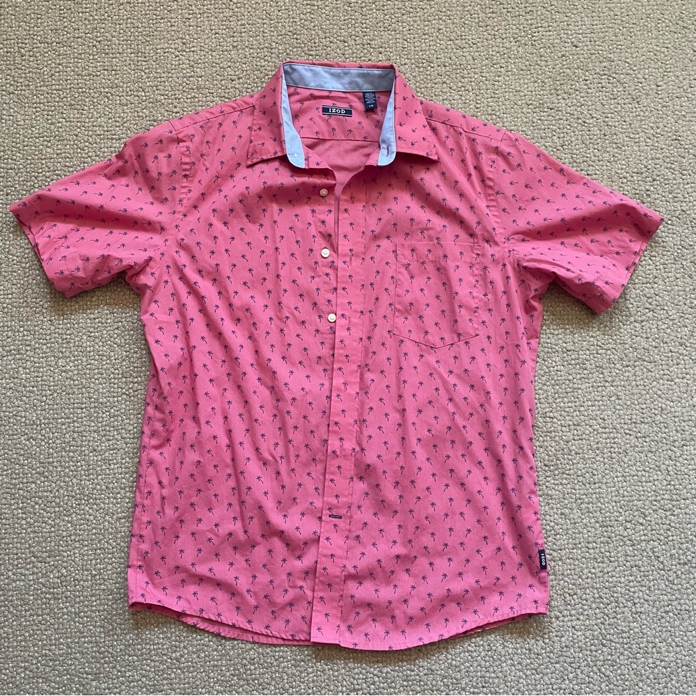 Men’s L palm tree-themed, collared, button-down, short-sleeve shirt